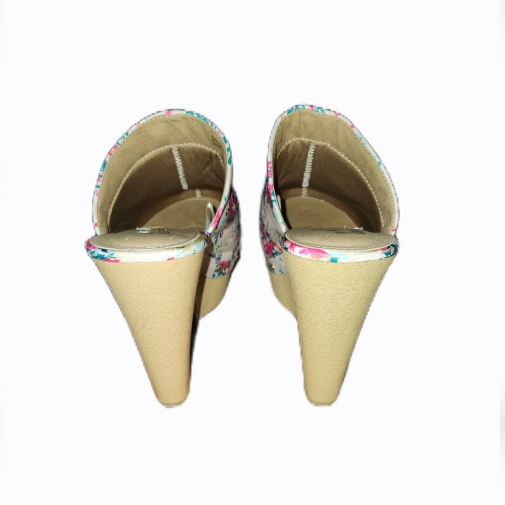 Report | White Floral Platform Clogs - Picture 3 of 5